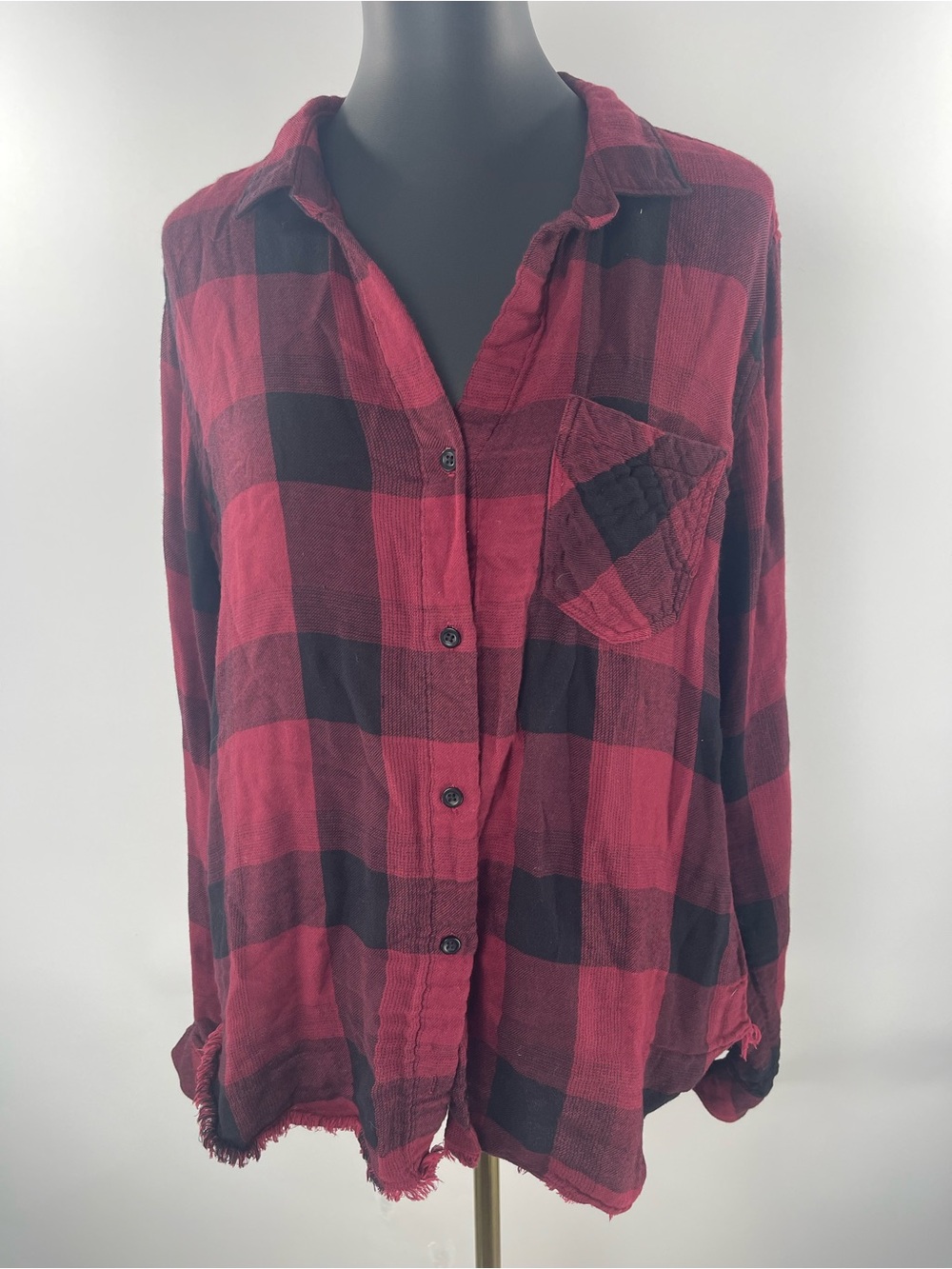 Cloth & Stone Red Black Buffalo Plaid Cabin Outdoor Button Down Fray Hem XL Top